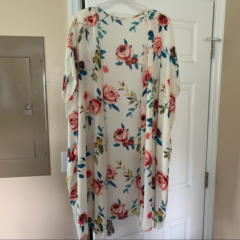 Floral Ladies Cover Up. Size 0X.